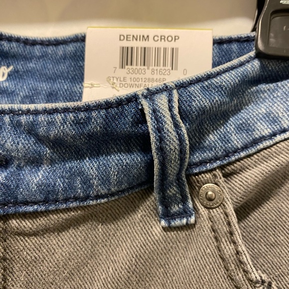 Style & Co. Curvy Petite Two-Tone Denim Crop Jeans • NWT • 14P - Picture 5 of 8